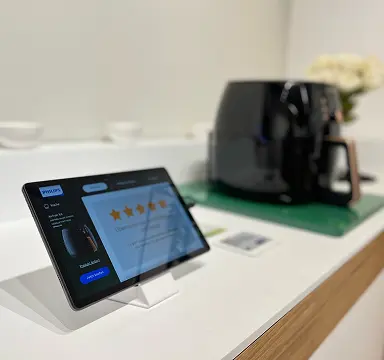 Coffee machine kiosk with a five-star rating display