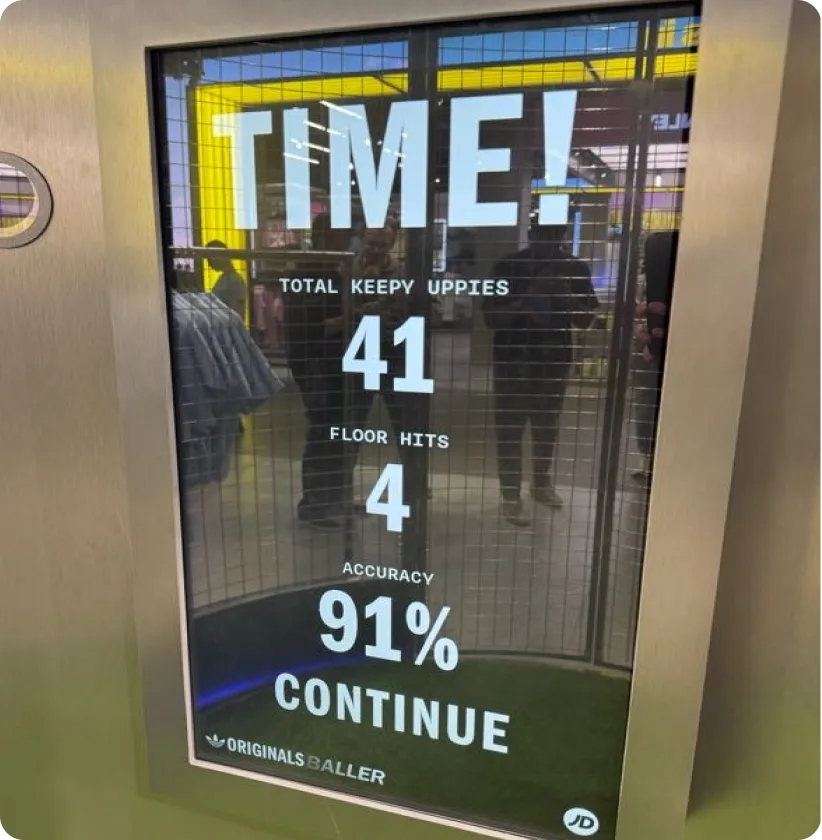 End-of-game results screen showing keepy-uppy count, floor hits and accuracy